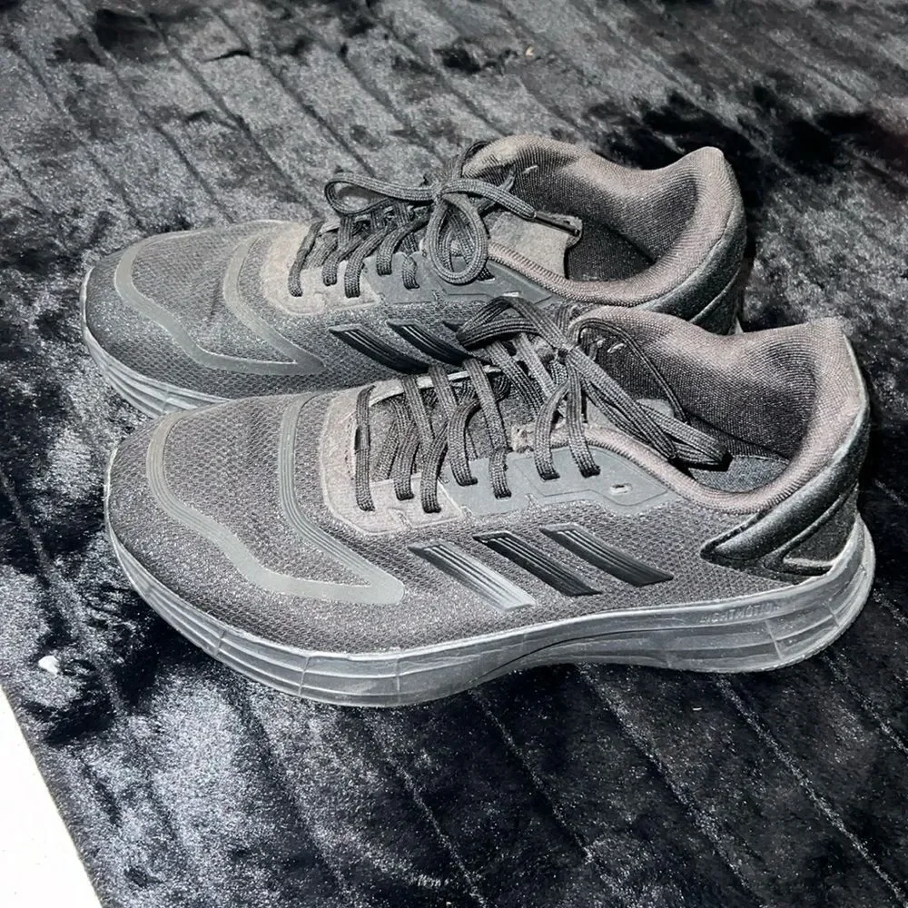 Adidas Sneakers